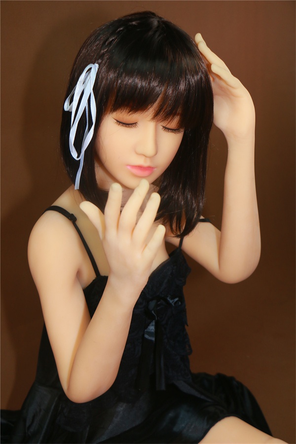 Lifelike Small Breast Japanese Sex Doll Kendall 132cm