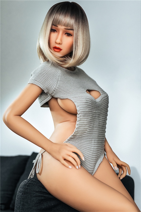 Lifelike Short Hair Busty Sex Doll Avianna 160cm