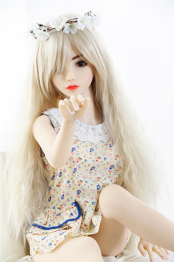 Pretty Flat Breasted Blonde Sex Doll Isla 132cm