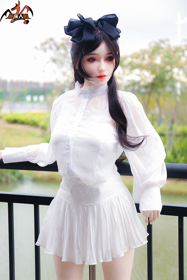 Realistic fair skin Asian Chinese sex doll Sarai 163cm (Free Doll Same Clothes)
